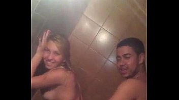 Ver este video de mujer desnuda teniendo sexo