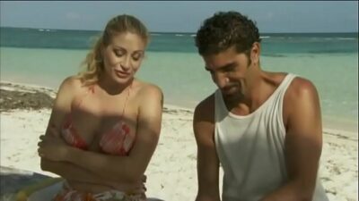 Sexo en la playa gif