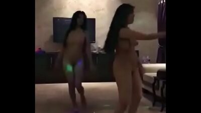 Maduras bailando desnudas