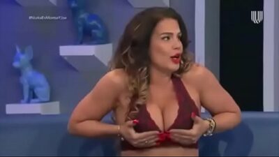 Enseñando tetas