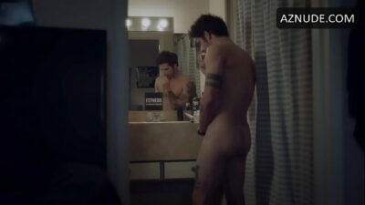 Hombres famosos guapos desnudos