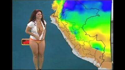 Periodistas desnudas nueva moda desnudando la noticia