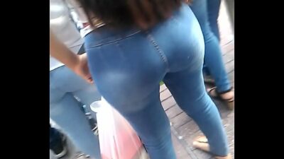 Videos de chicas en la calle