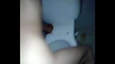 Porno en el baño sols