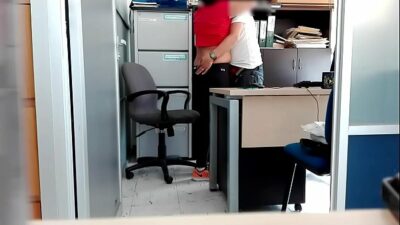 Cojiendo con ropa de trabajo