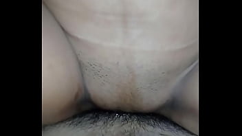 Se viene con vibrador y se moja toda