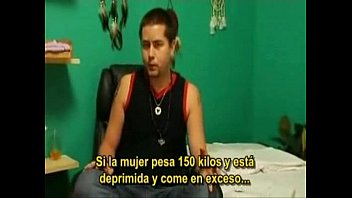 Una mujer masturbandose y con kegidod